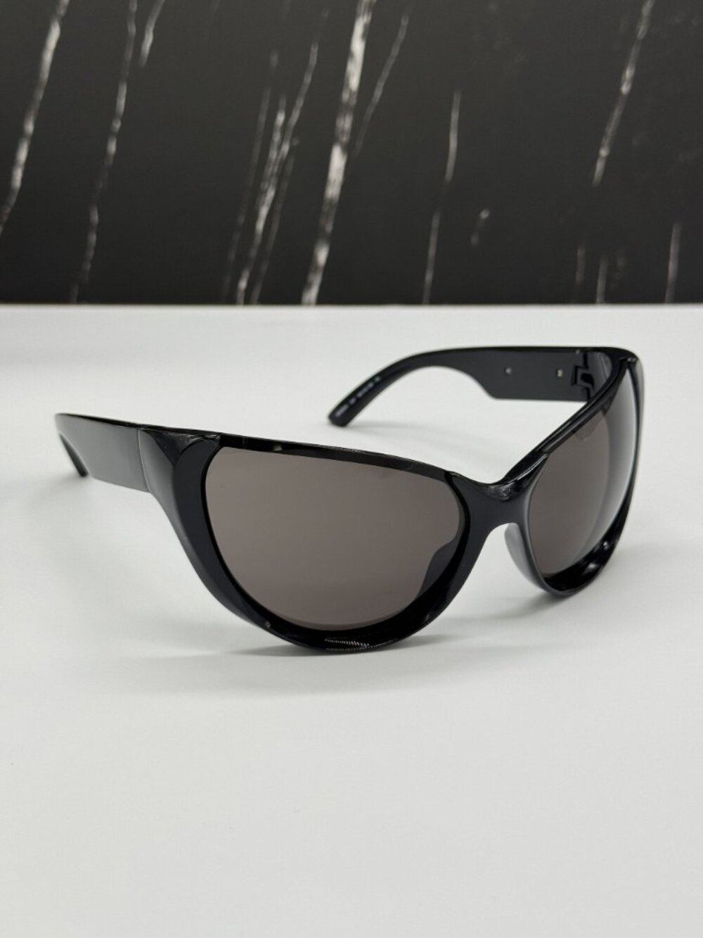 NEW BALENCIAGA BB0201S 001 BLACK OVERSIZED WOMEN SUNGLASSES BALENCIAGA EYEWEAR - Picture 5 of 11